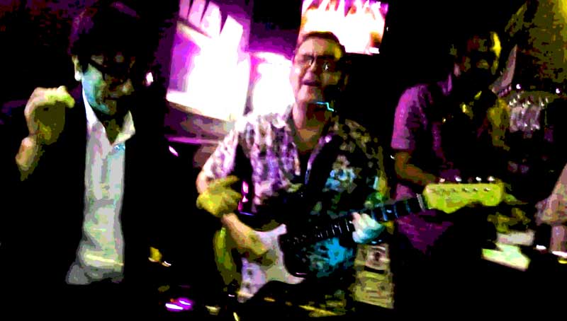 GOTH perform live photo.